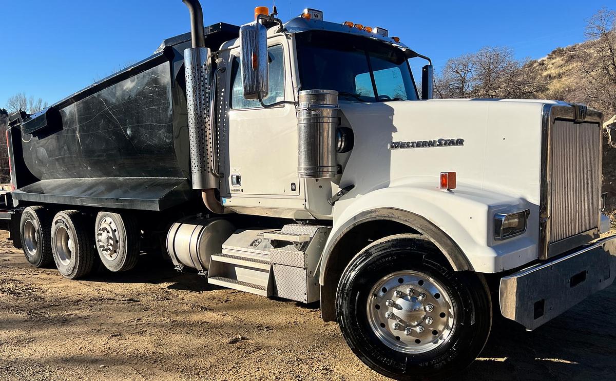 Used 2019 WESTERN STAR W4900