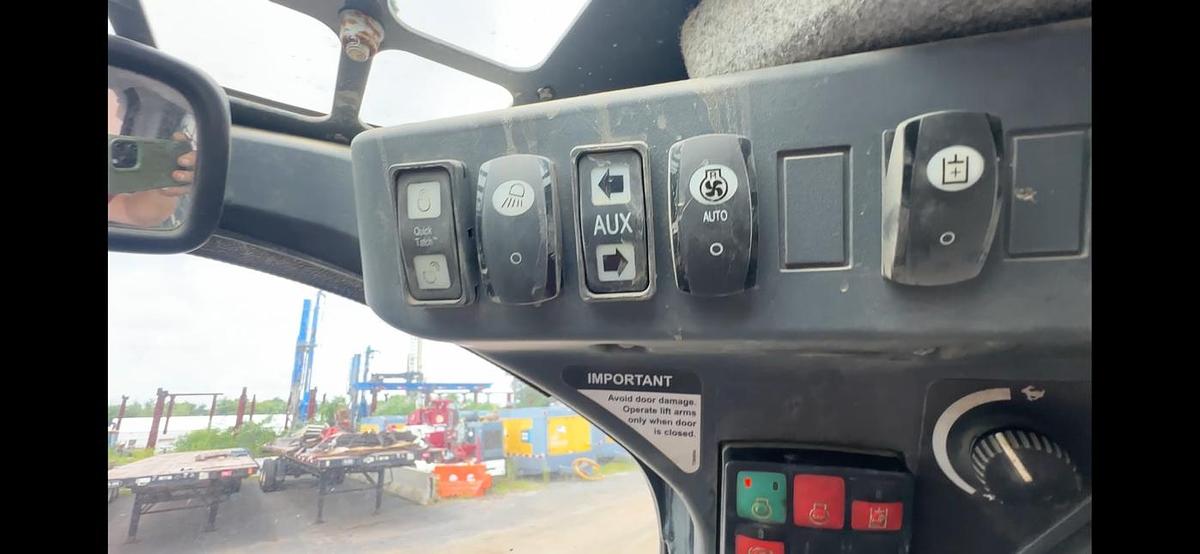 Used 2019 DEERE 332G