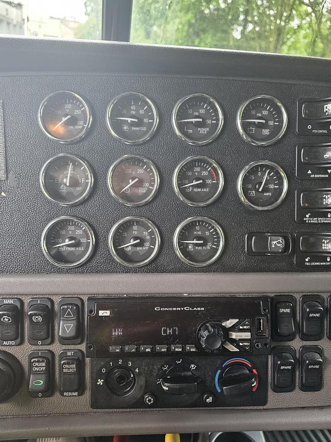Used 2018 PETERBILT 365
