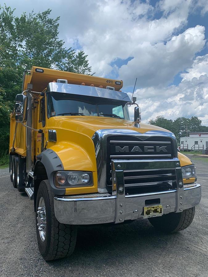 Used 2021 MACK Granite