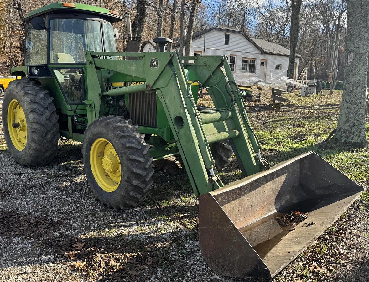 Used 1982 JOHN DEERE 2940