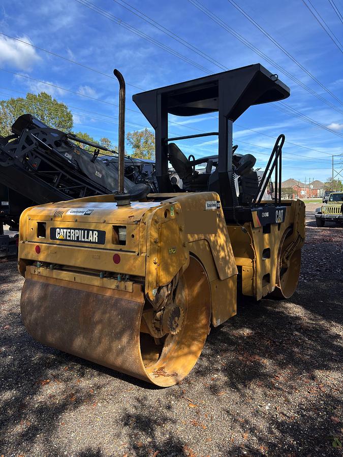 Used 2011 CATERPILLAR CB434D