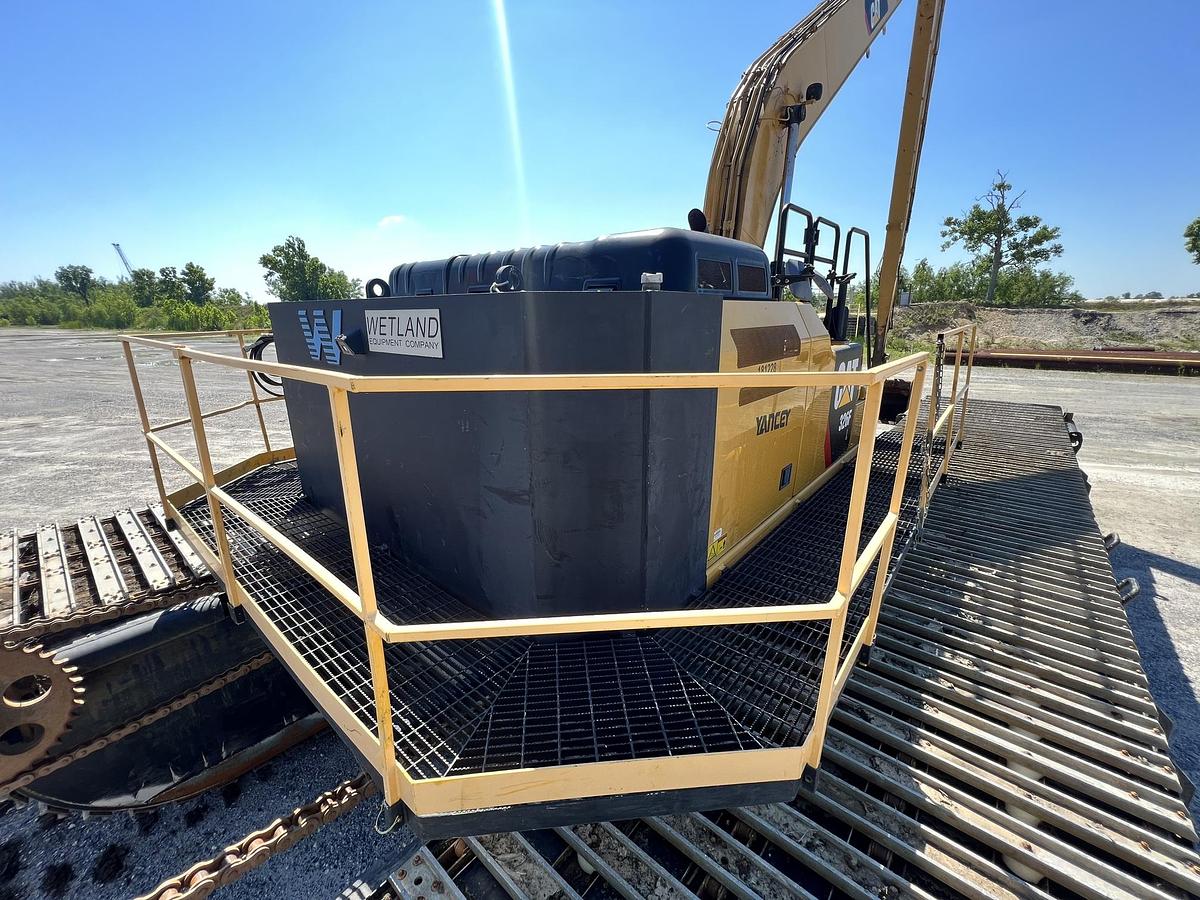 Used 2018 CATERPILLAR 326FL