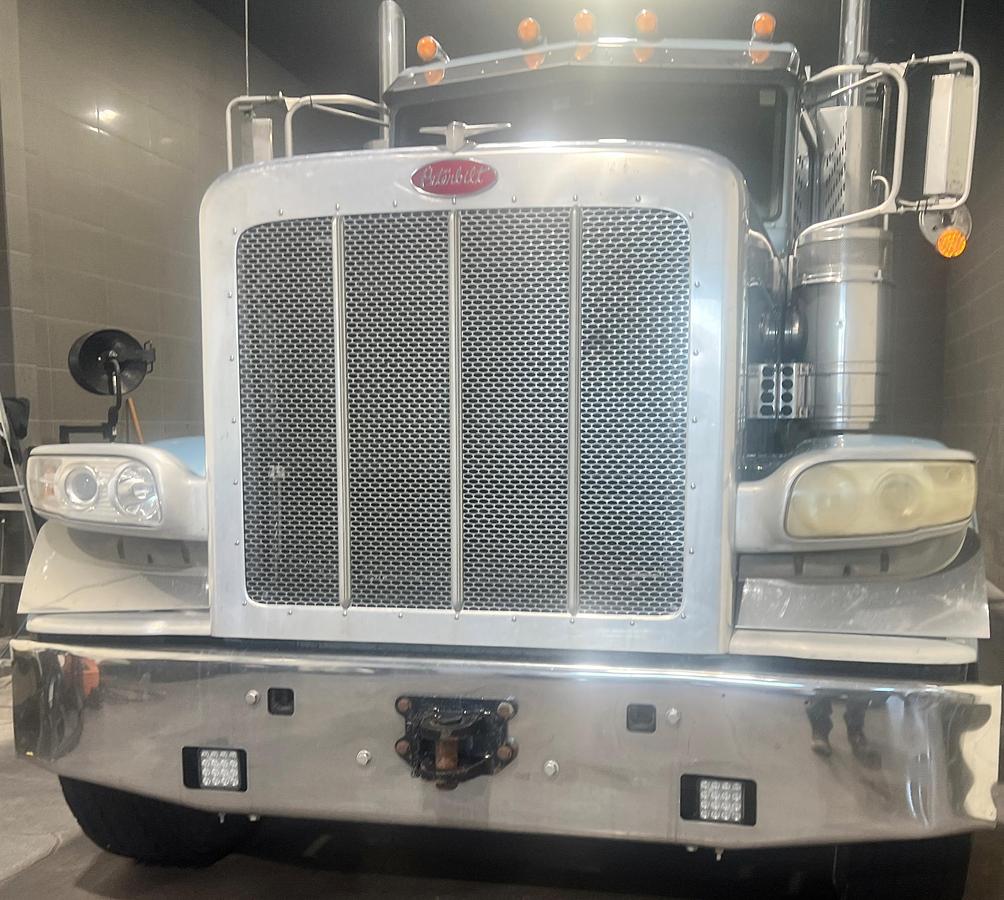 Used 2012 PETERBILT 388 Dump truck