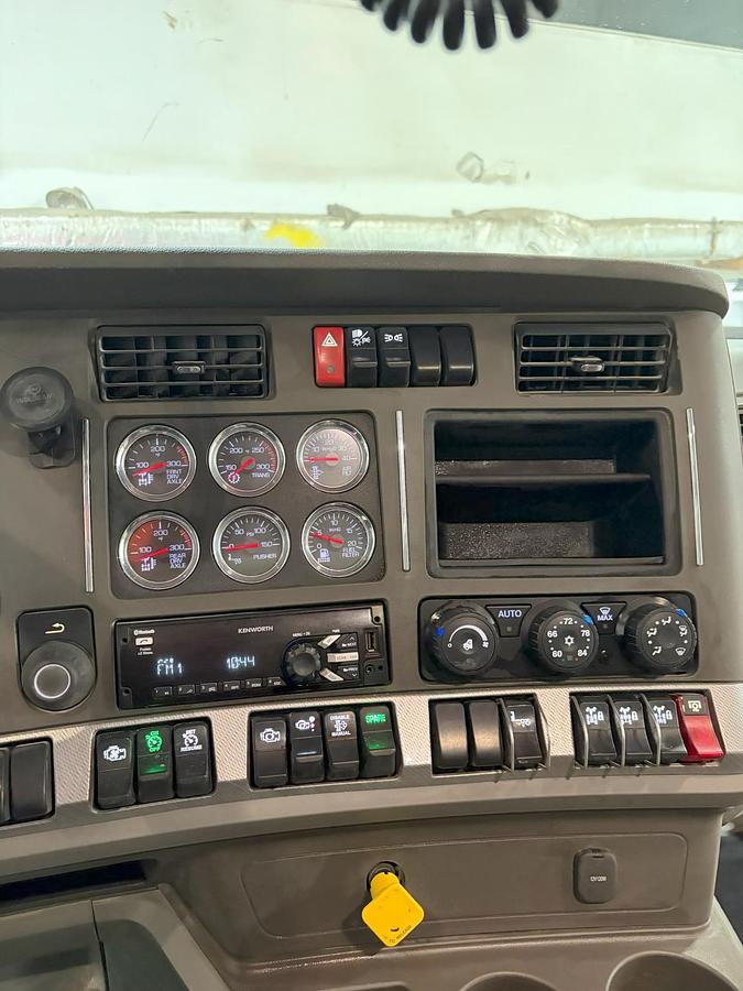 Used 2018 KENWORTH T880