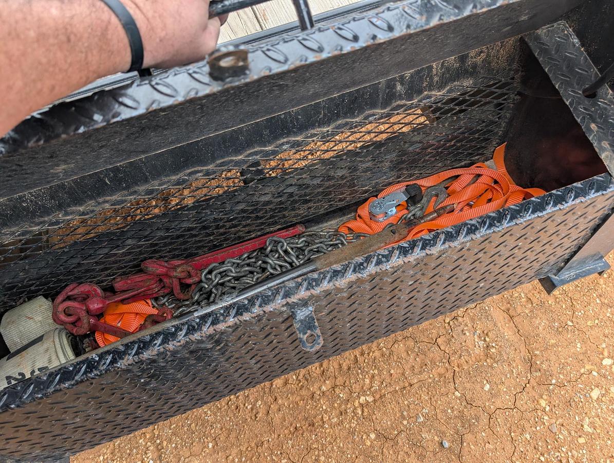 Used 2023 EAGLE 26 foot Gooseneck