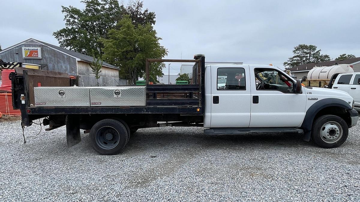 Used 2006 FORD F550 Crew Max