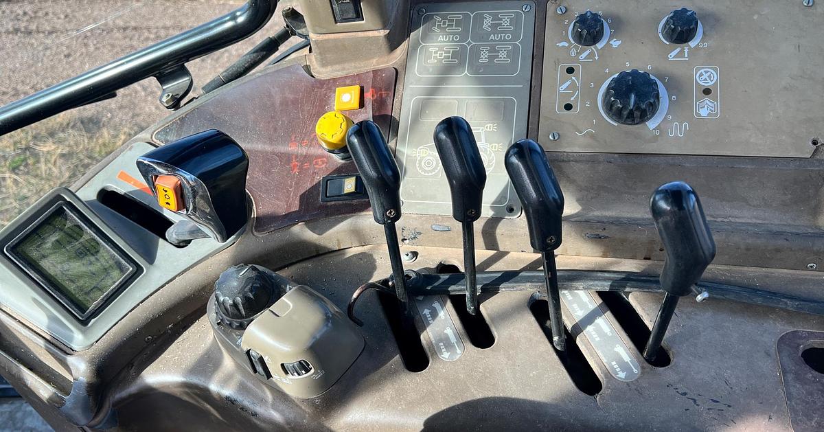 Used 2000 CASE IH MXM155