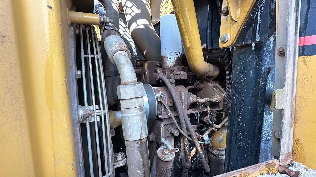 Used 2005 CATERPILLAR 963C