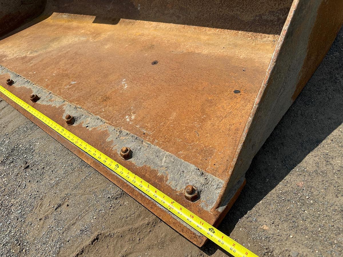 Used 2017 DEERE 332G