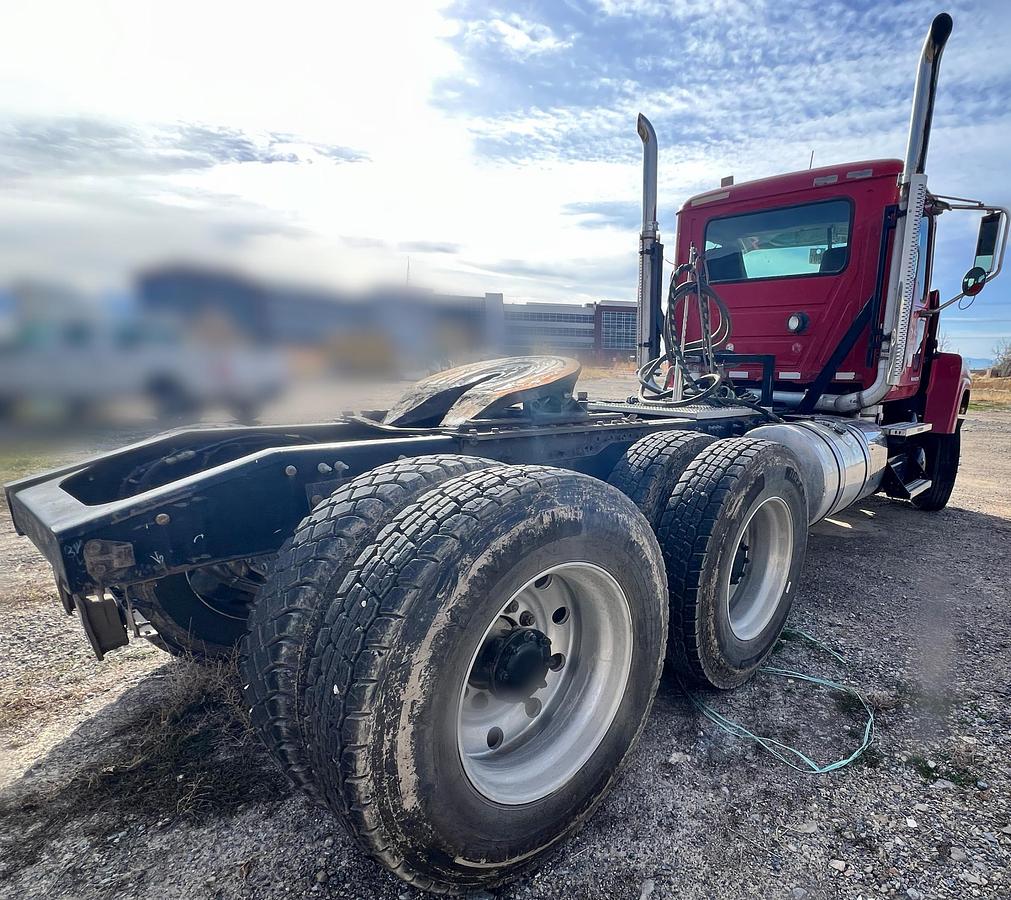 Used 2011 MACK Pinnacle CHU613