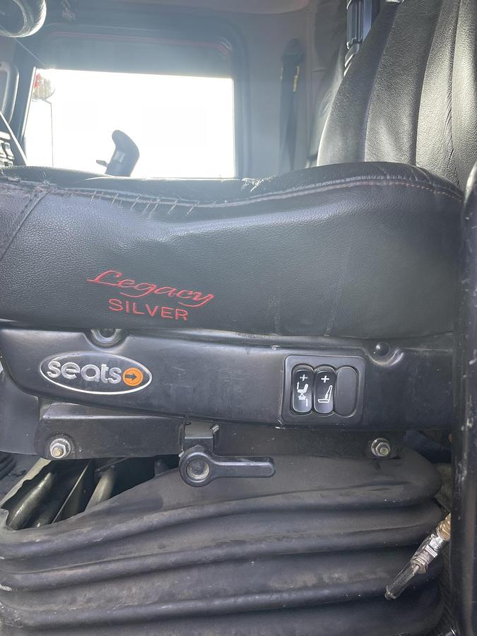 Used 2012 PETERBILT 389