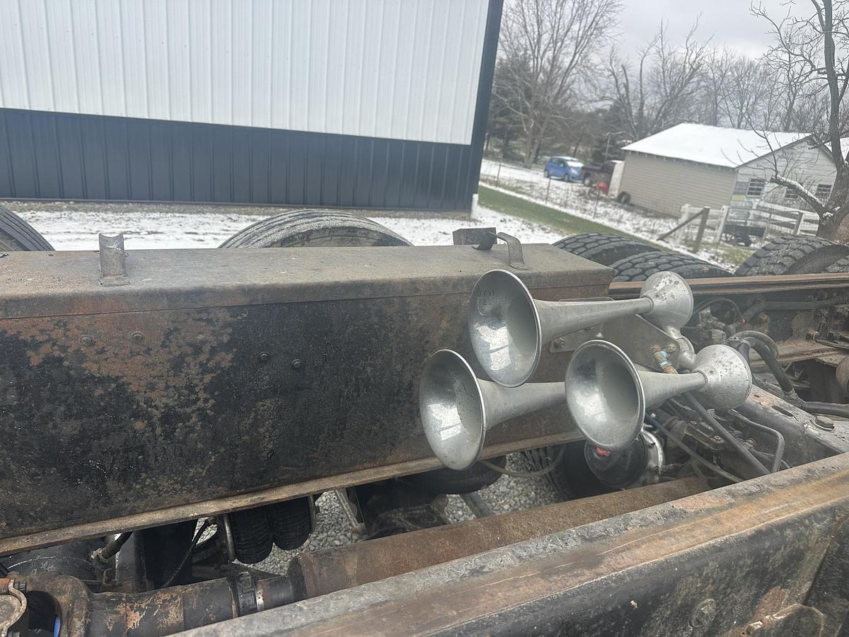 Used 2002 KENWORTH T800