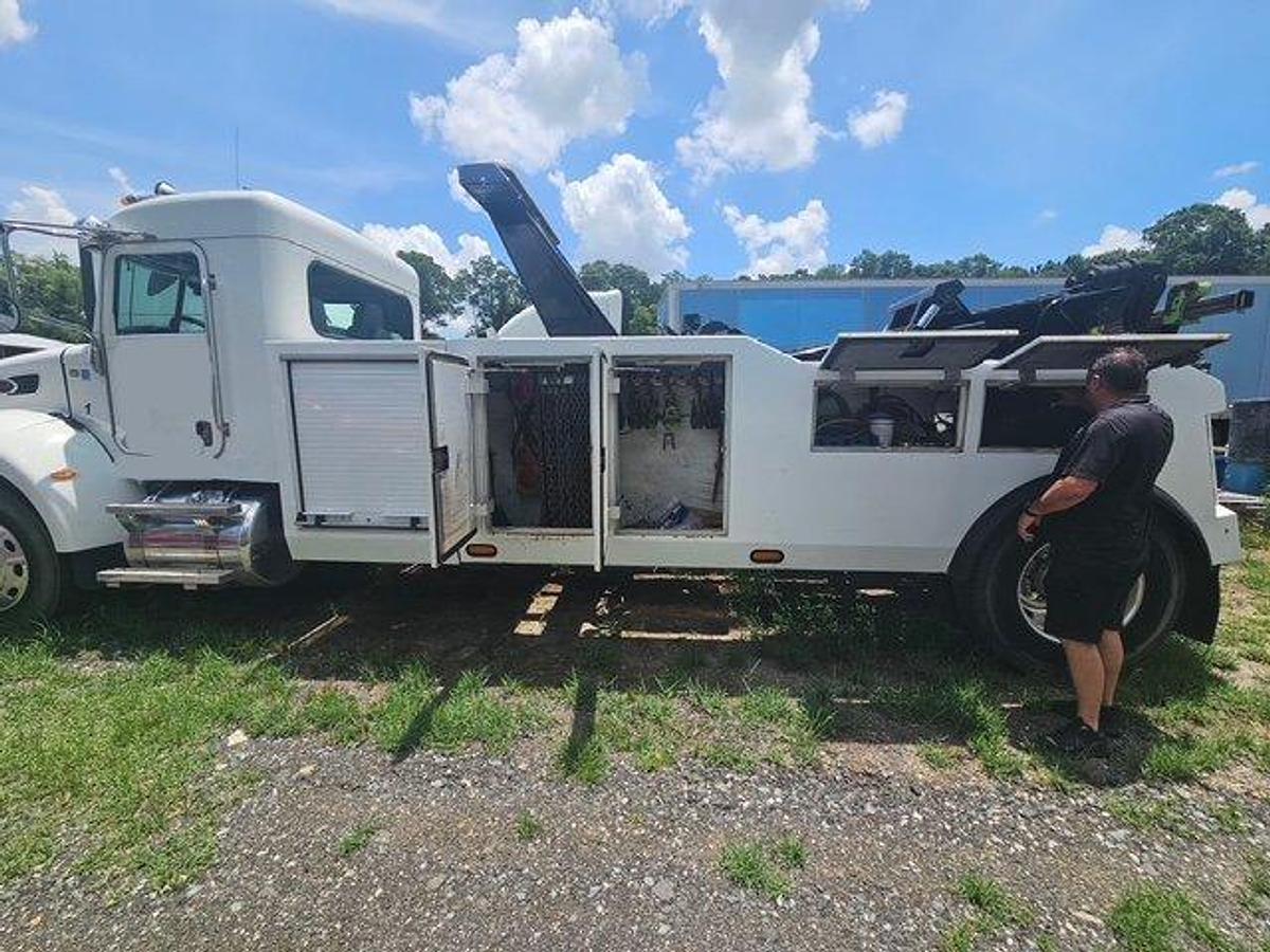 Used 2014 PETERBILT 337