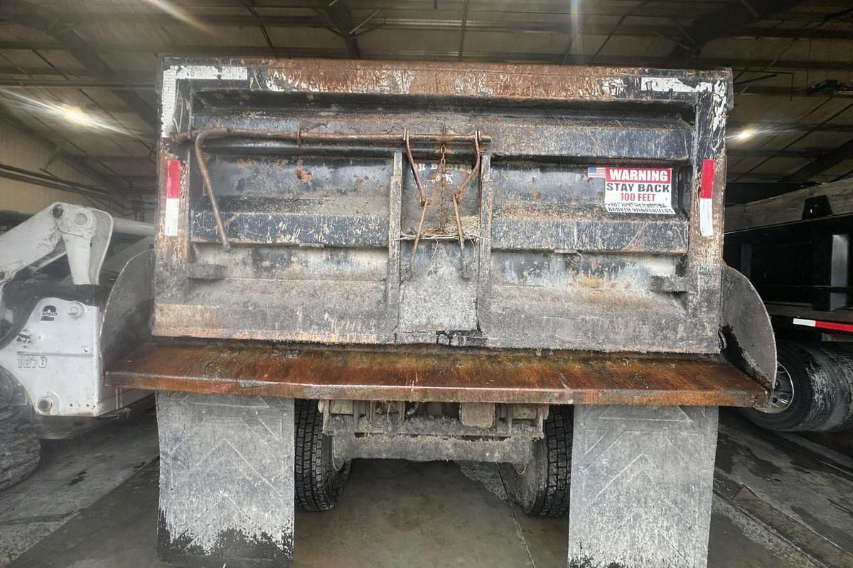 Used 2005 PETERBILT 335