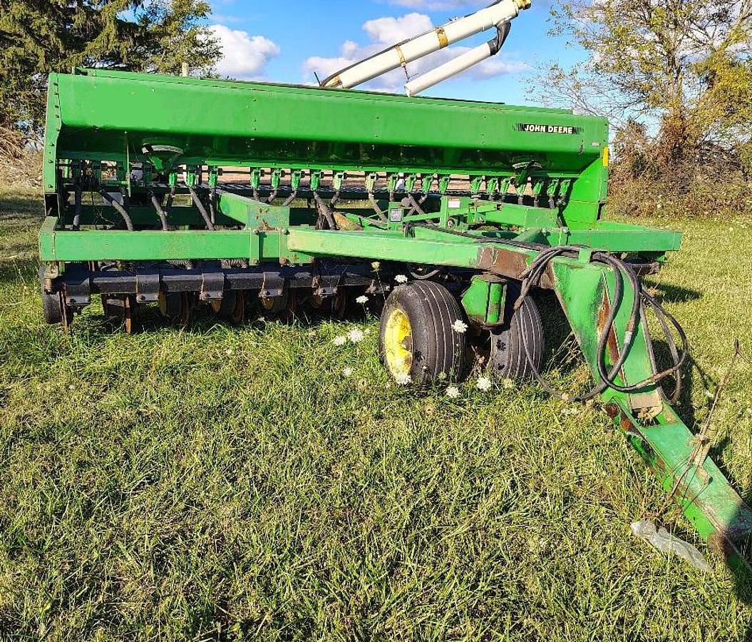 Used 1987 JOHN DEERE 750 Grain Drill