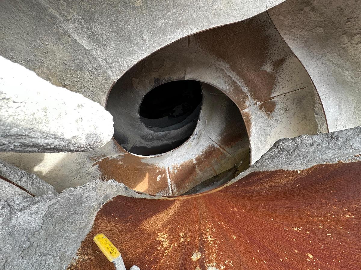 Used 2005 MACK CV713