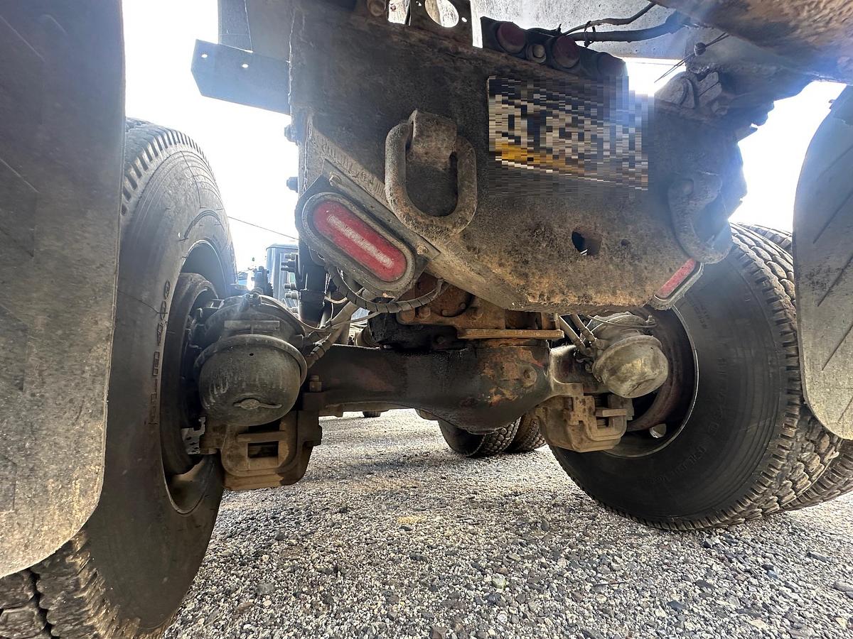 Used 2012 MACK Granite GU713