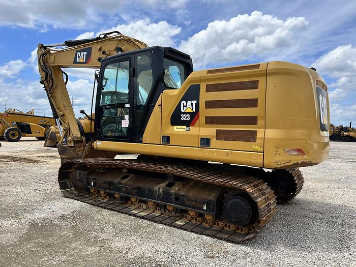 Used 2018 CATERPILLAR 323
