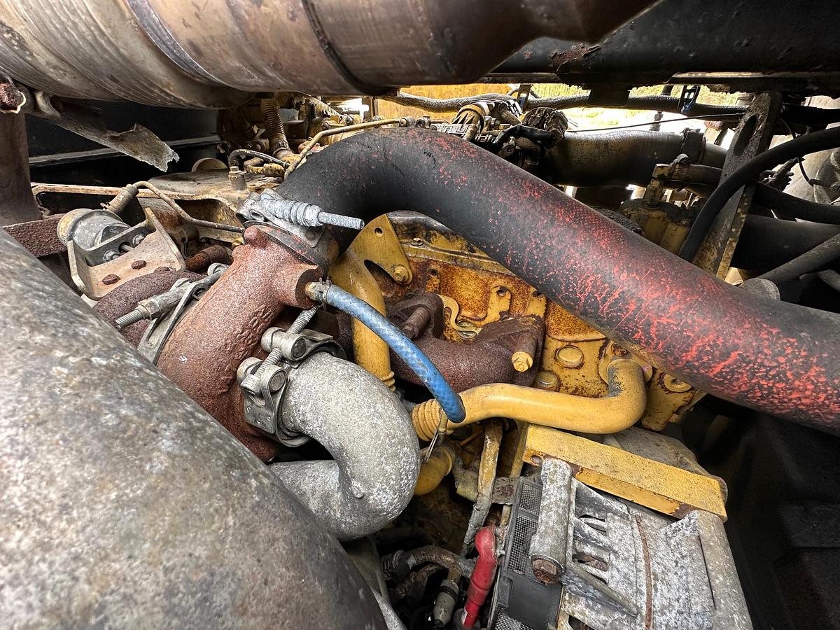 Used 2013 CATERPILLAR 962K