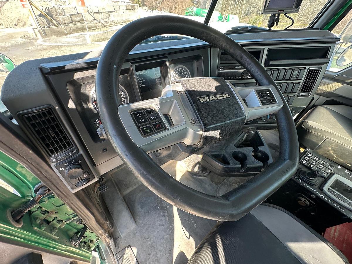 Used 2019 MACK GR64B
