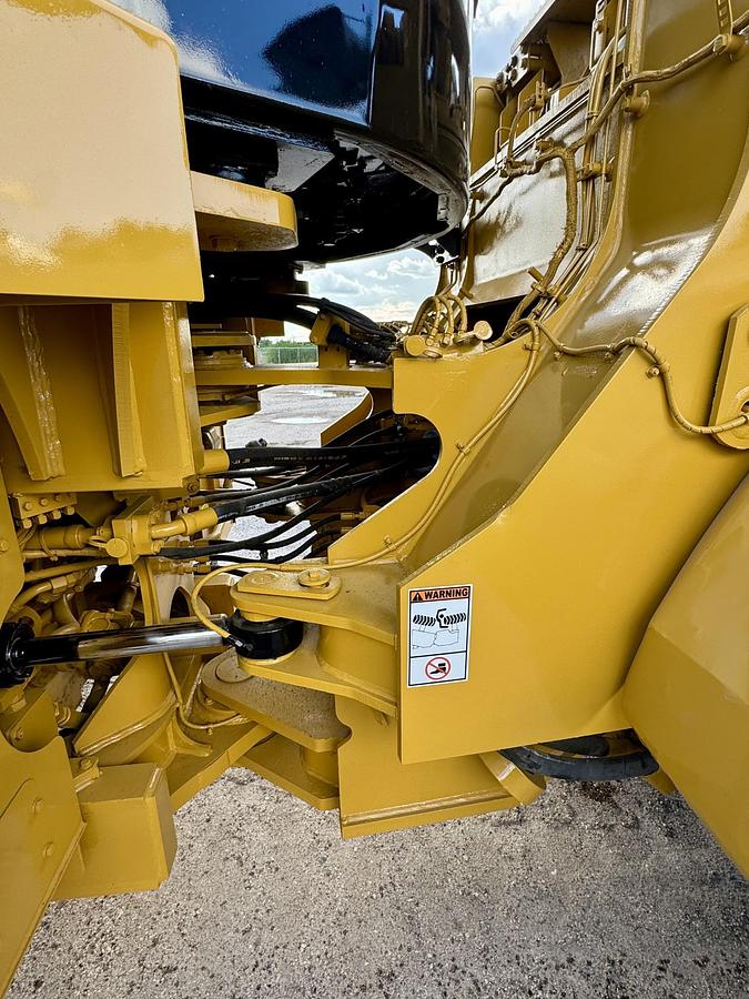 Used 2012 CATERPILLAR 966K