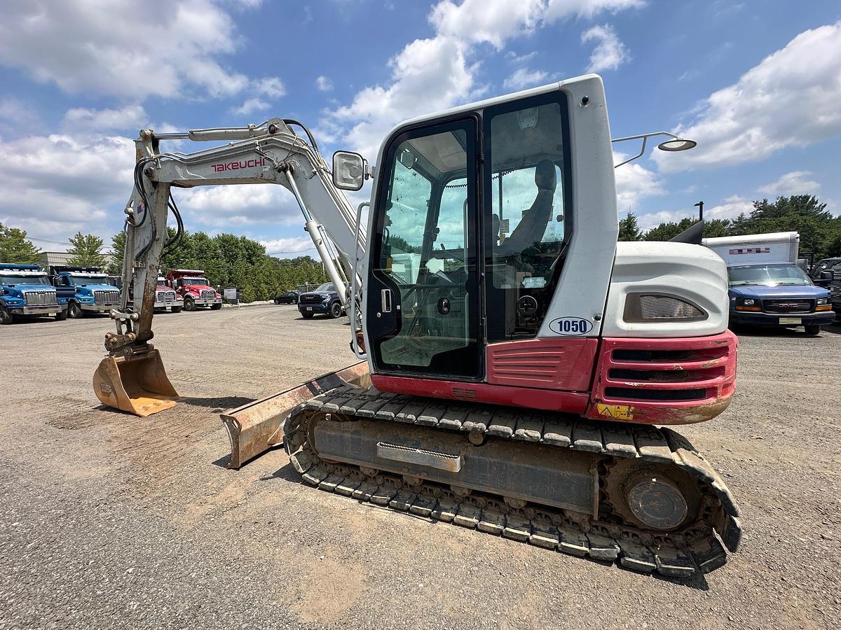 Used 2013 TAKEUCHI TB285