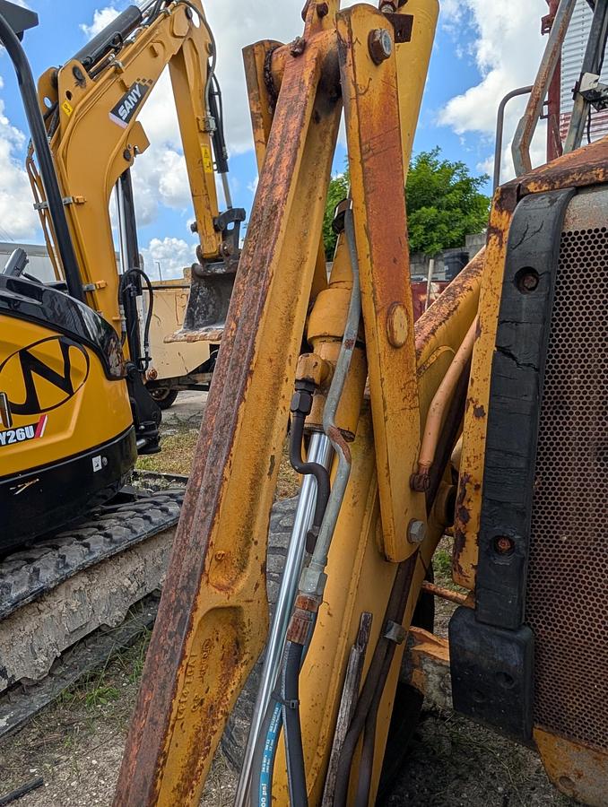 Used 1995 CASE 570LXT