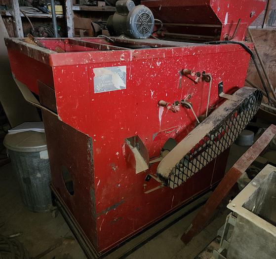 Used 1980 CLIPPER M2B Farm-Sized Seed & Grain Cleaner