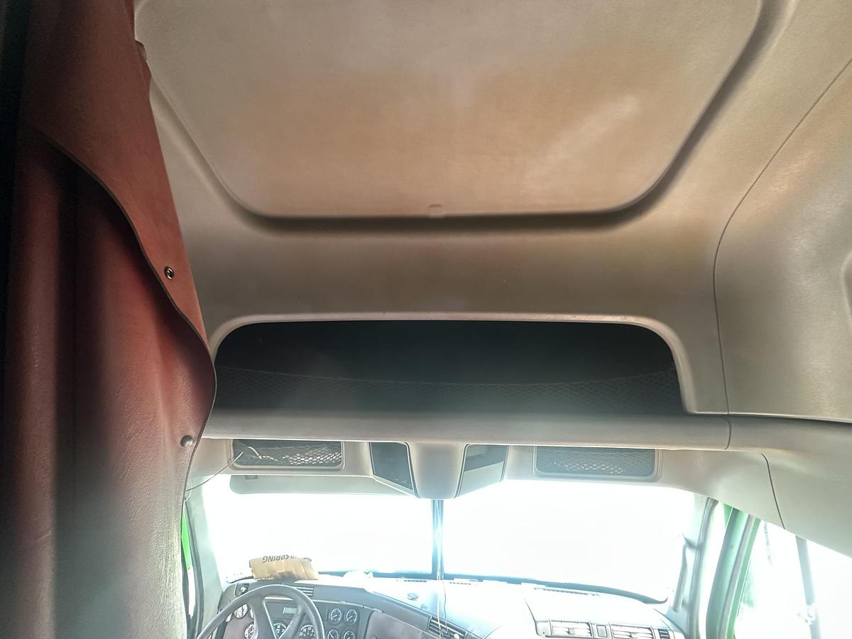 Used 2006 FREIGHTLINER Cascadia