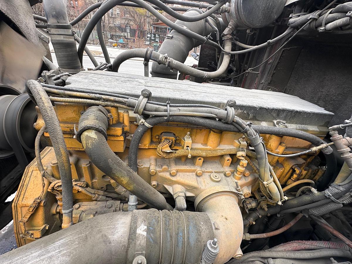 Used 2005 WESTERN STAR Rear Mixer
