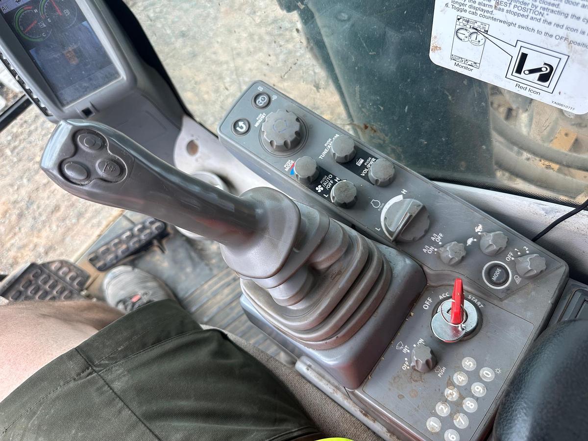 Used 2023 DEERE 670P