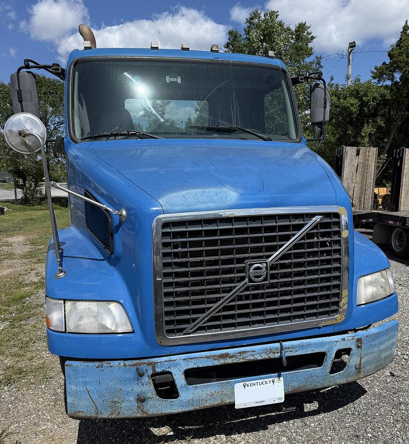 Used 2007 VOLVO VNM64T200