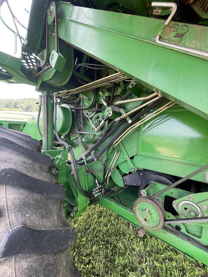 Used 1996 JOHN DEERE 9500 Sidehill combine