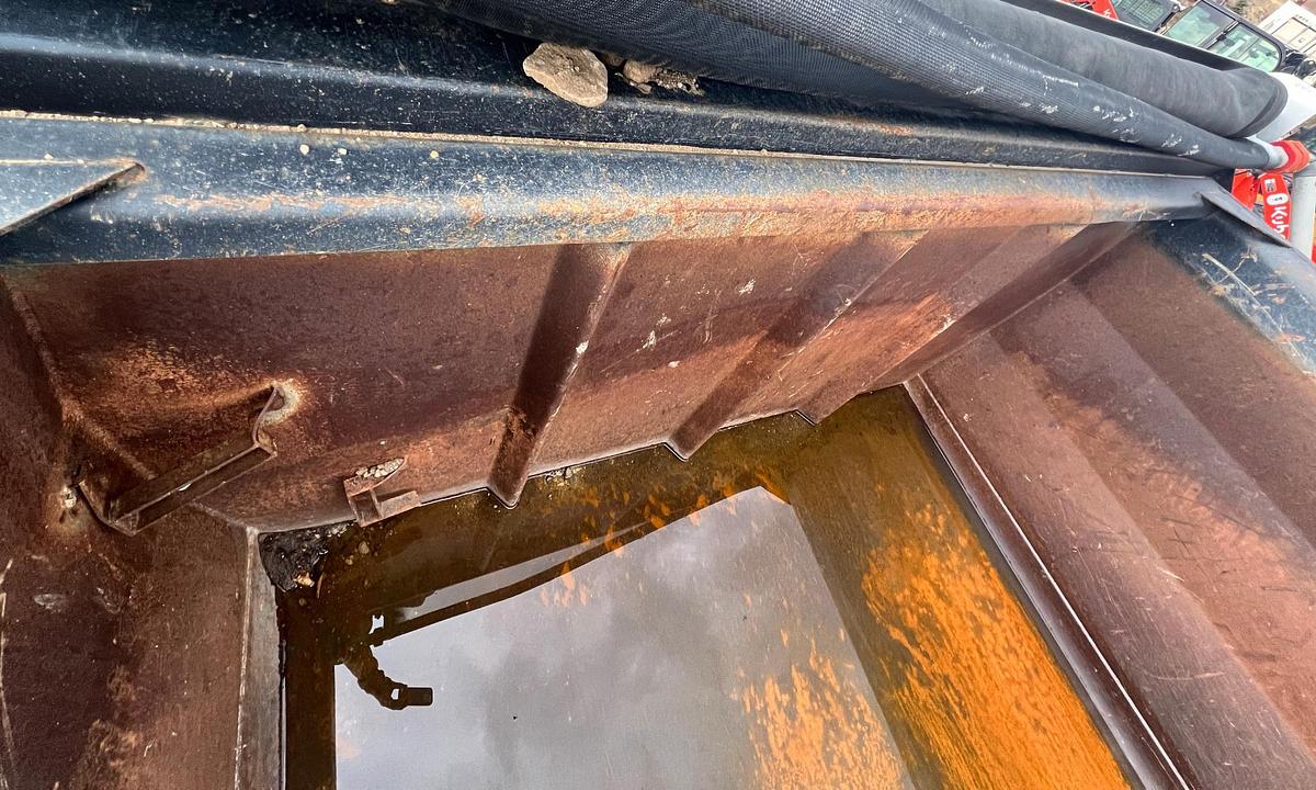 Used 2016 PETERBILT 348