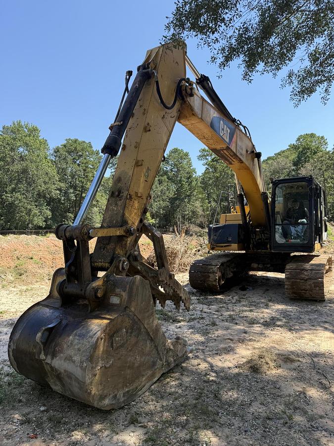 Used 2014 CATERPILLAR 320E LRR