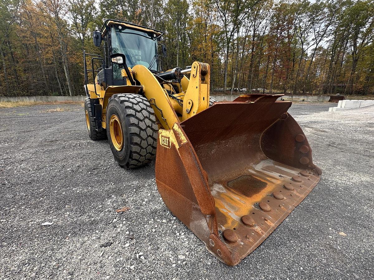 Used 2015 CATERPILLAR 962M