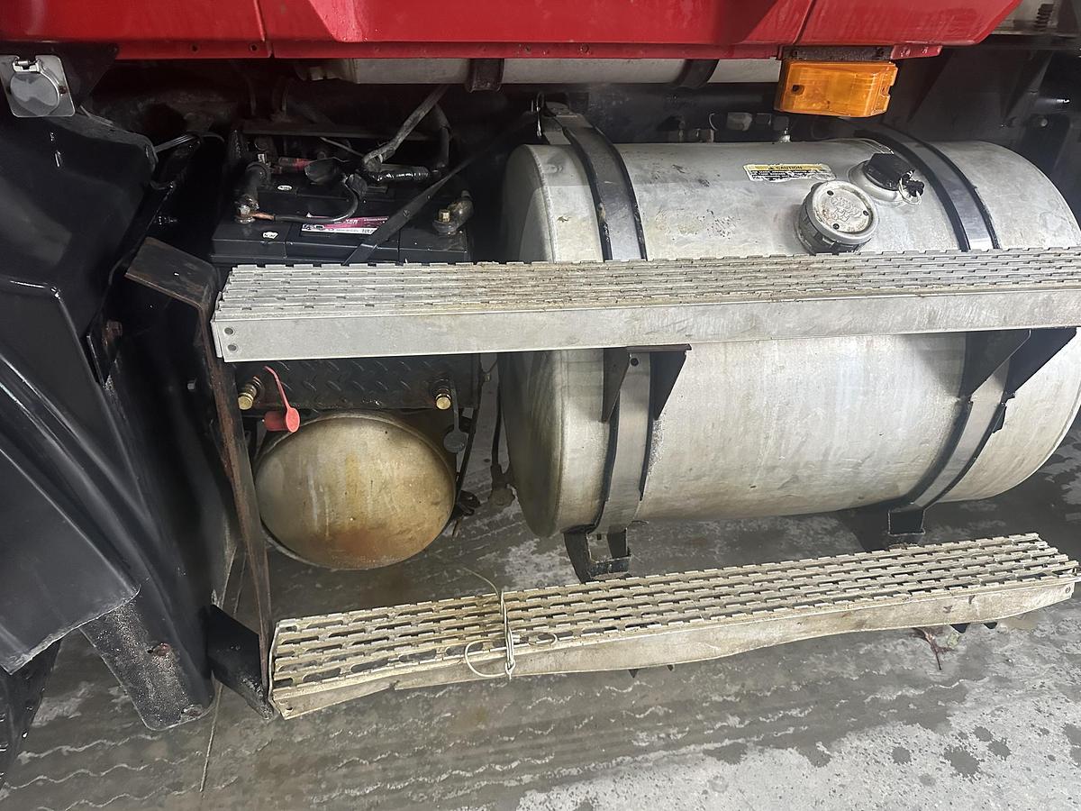 Used 1999 MACK CL713