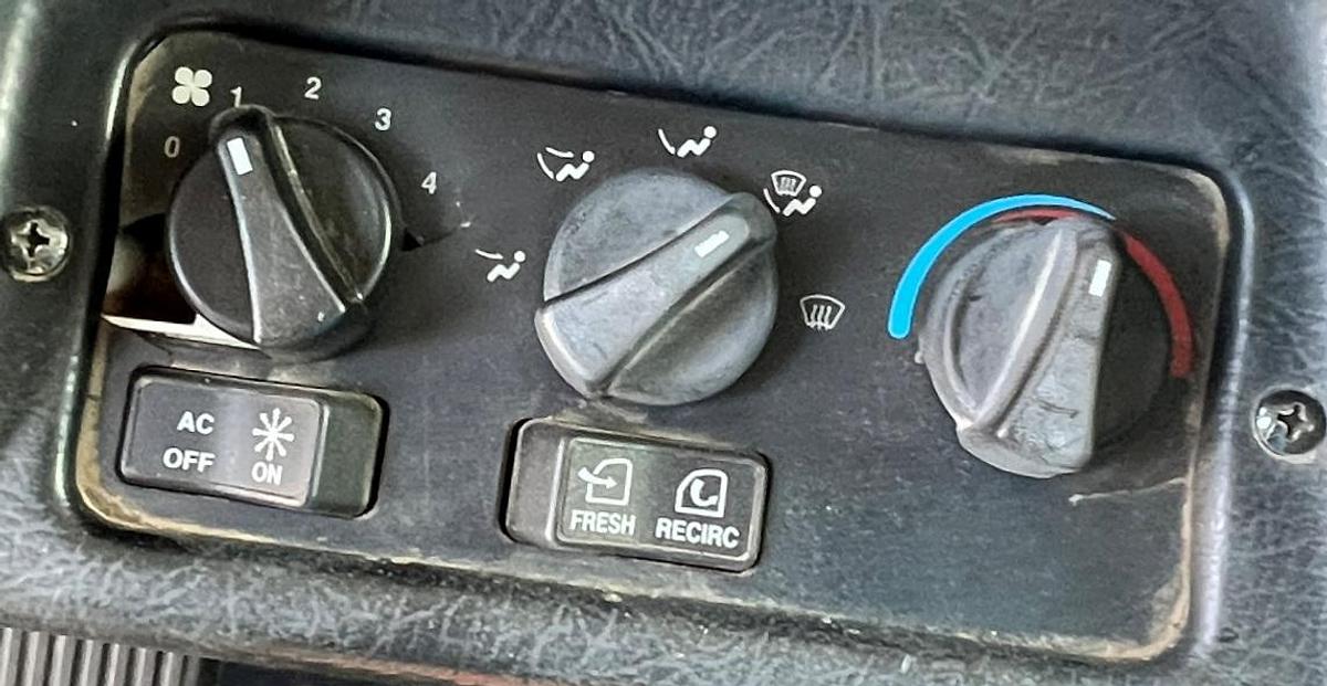 Used 2000 PETERBILT 357