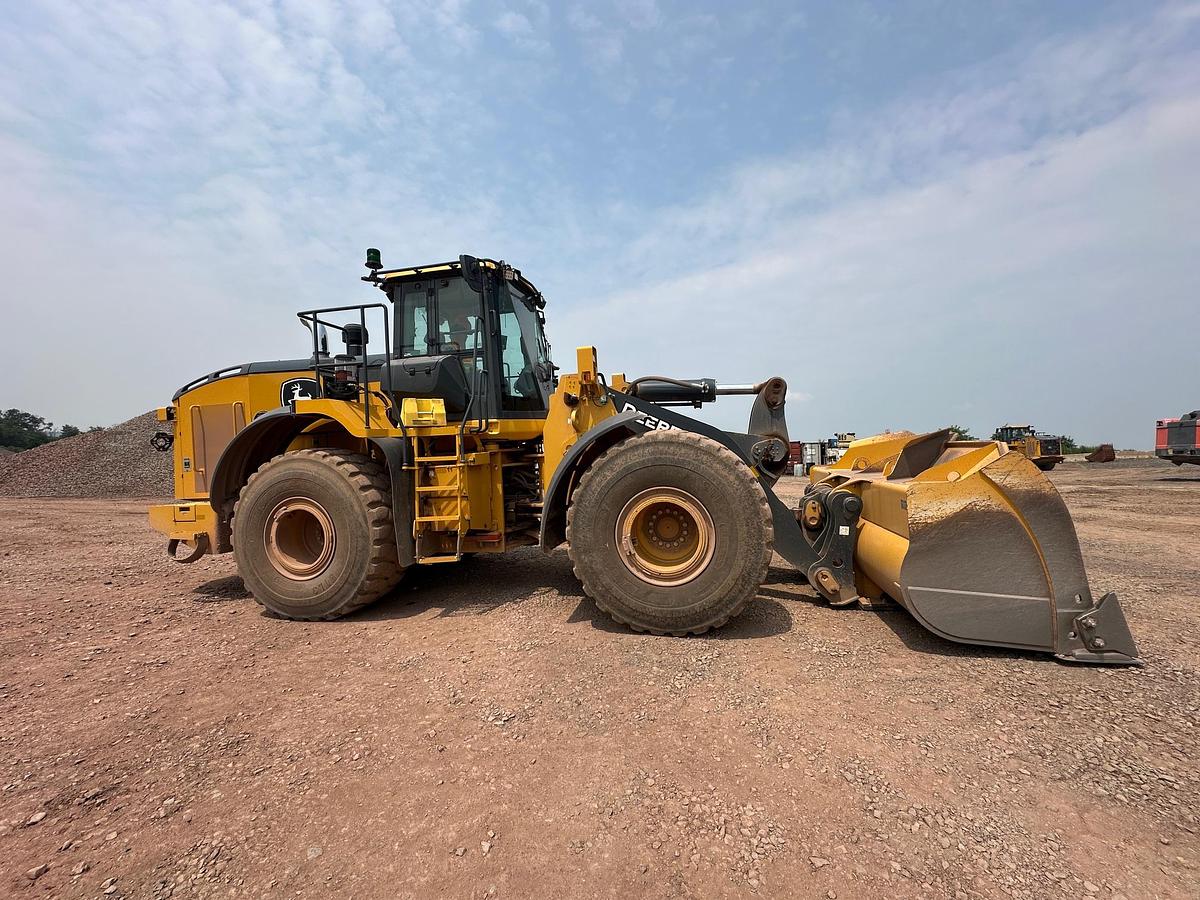 Used 2023 DEERE 744P