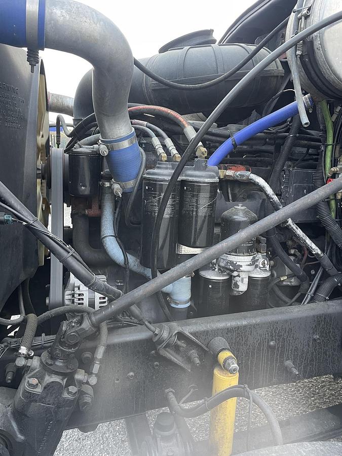 Used 2001 MACK CHU613