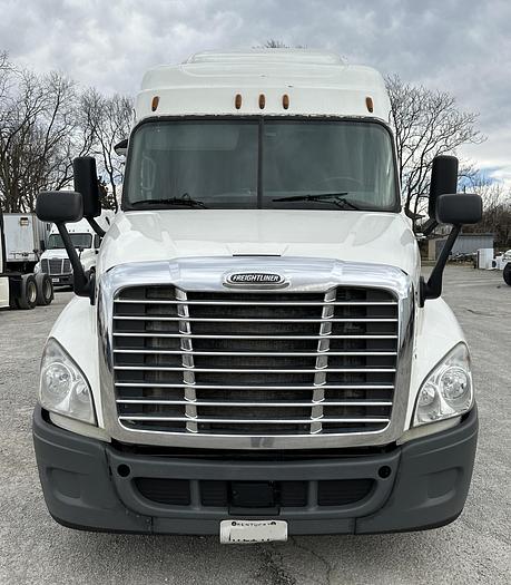 Used 2015 FREIGHTLINER Cascadia 125