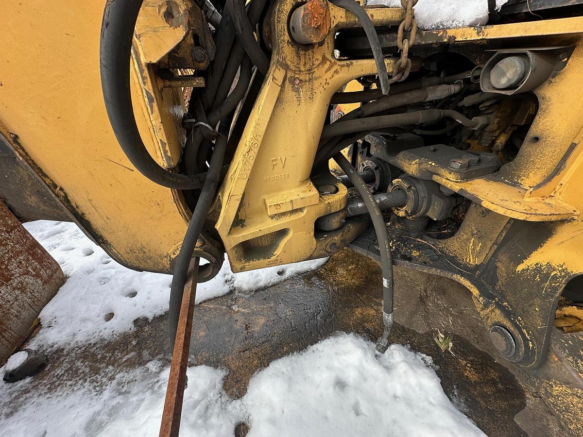 Used 2004 CATERPILLAR 420D IT