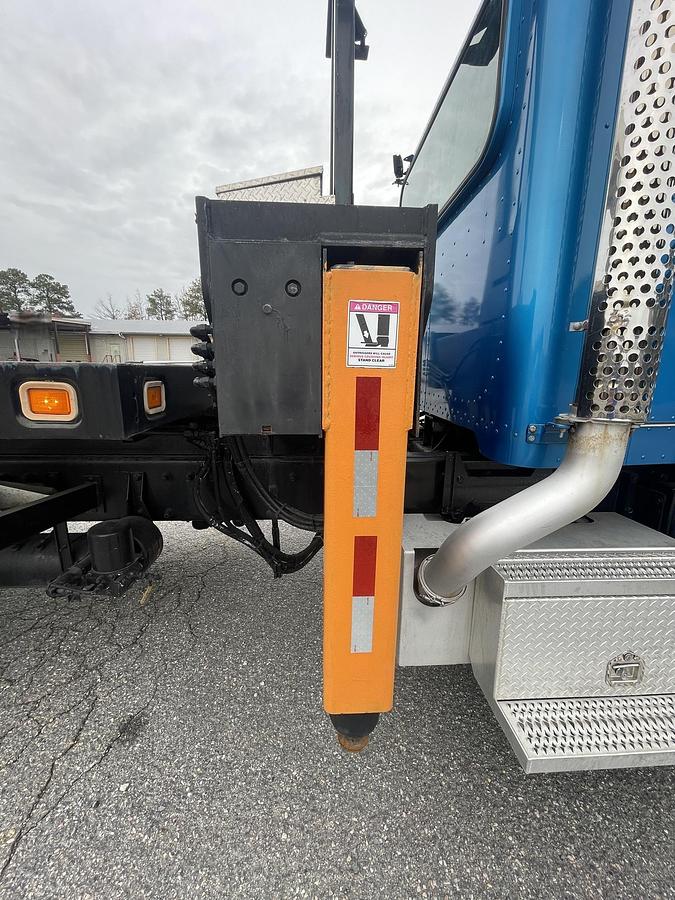 Used 2008 NATIONAL 900A