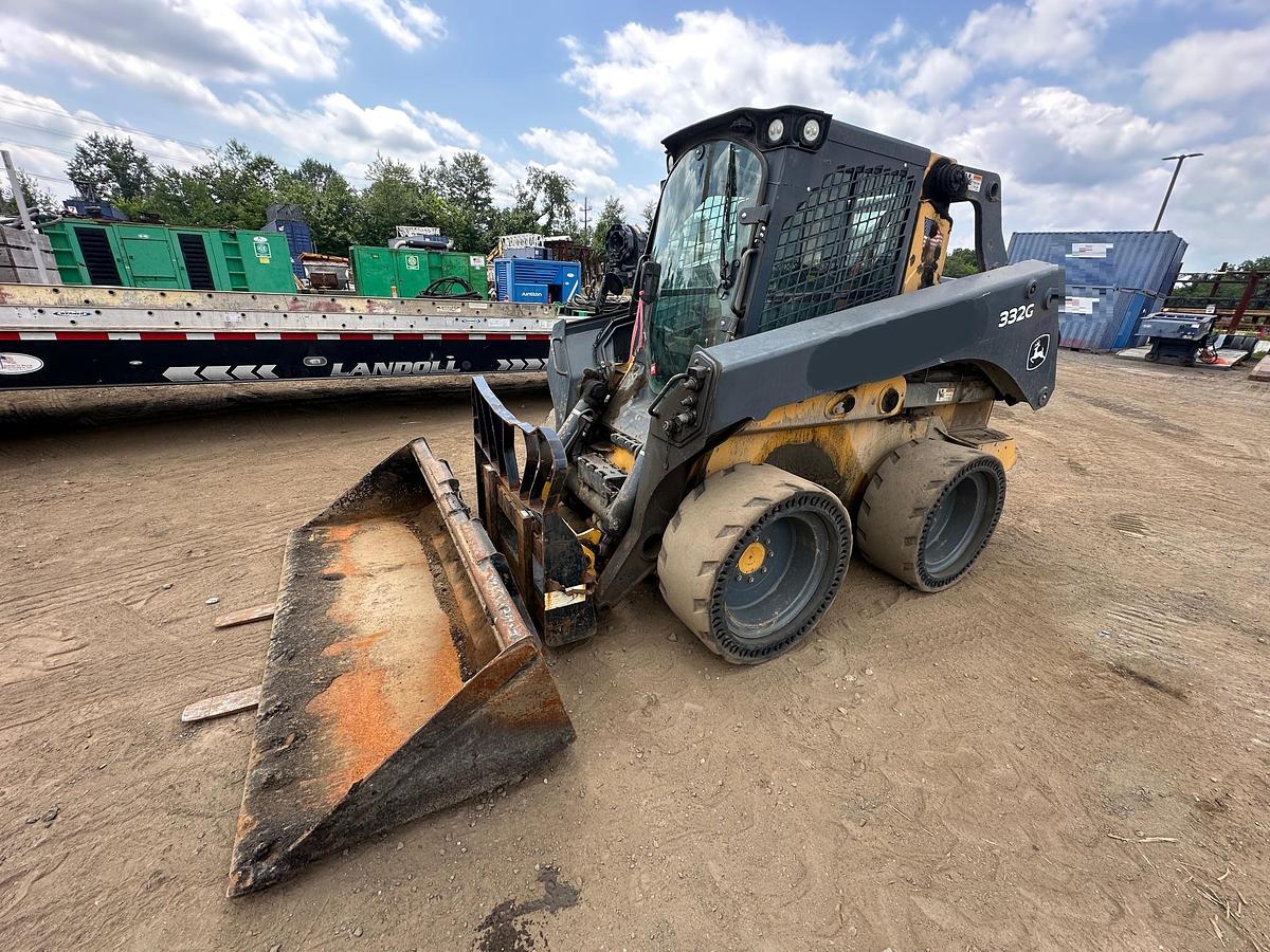 Used 2017 DEERE 332G