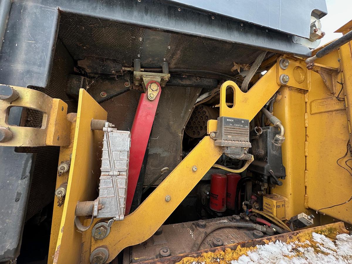 Used 2004 DEERE 755C Series II