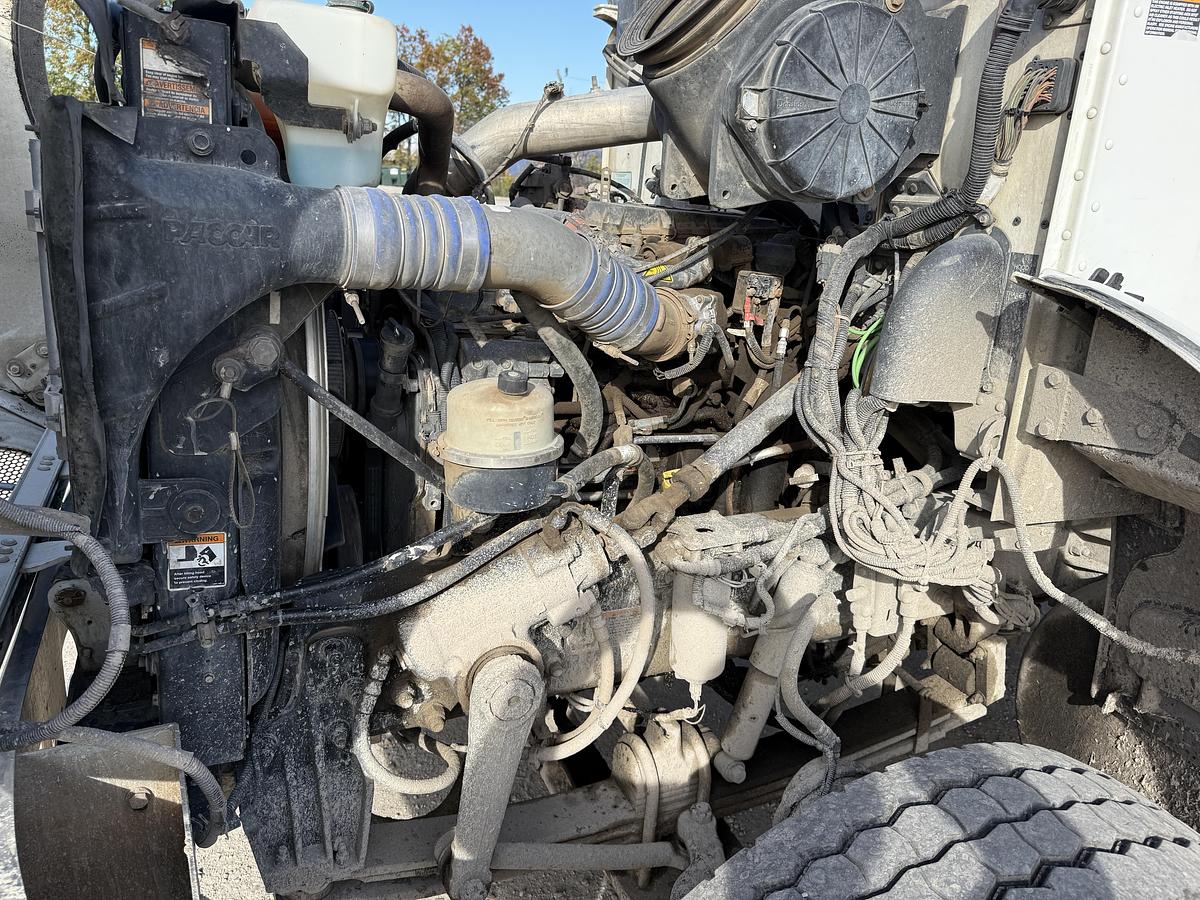 Used 2016 PETERBILT 348