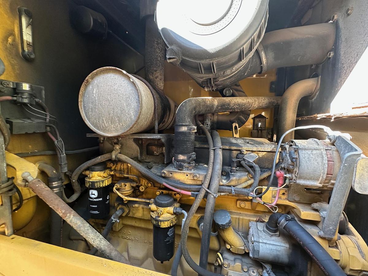 Used 2005 DEERE 624J