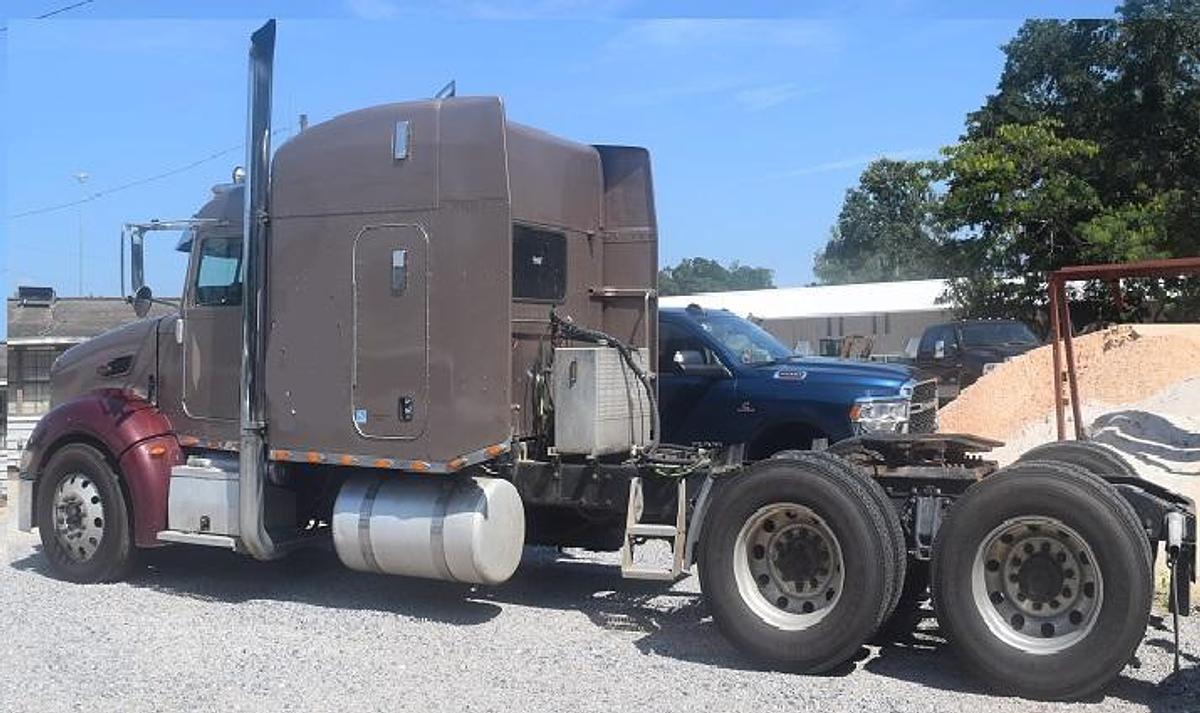 Used 2016 PETERBILT 386