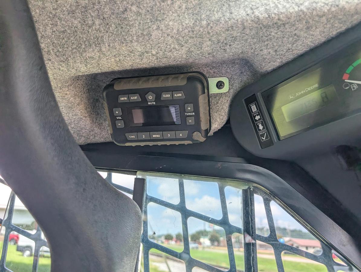 Used 2020 DEERE 325G